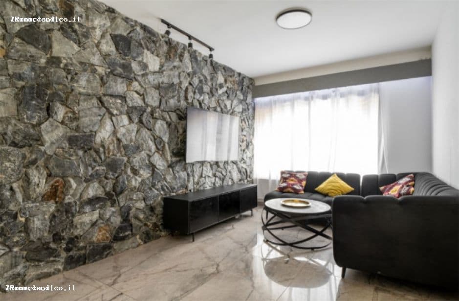 775b5acddbe5743d55f884117d10346fa694038