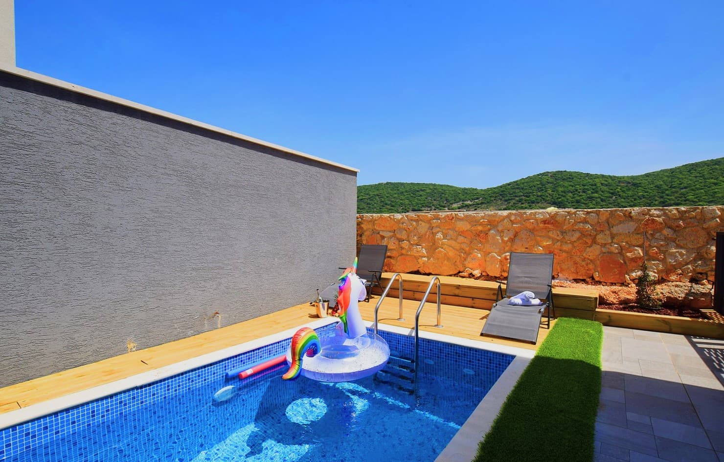 353446518_804492517859859_3985586601946966499_n (1).jpg